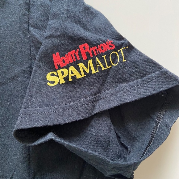 Vintage Monty Python T-Shirt Mens XL Spamalot Fetchez La Vache Cows Holy Grail - Picture 3 of 8